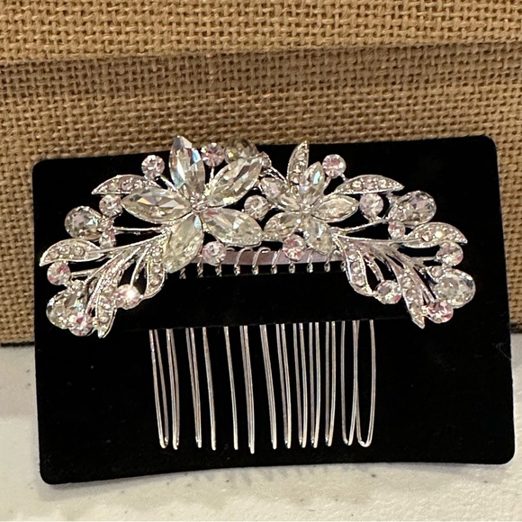 Rhinestone Hair Comb ( Bridal, Fomal) silver with clear rhinestones- Floral - Picture 1 of 7